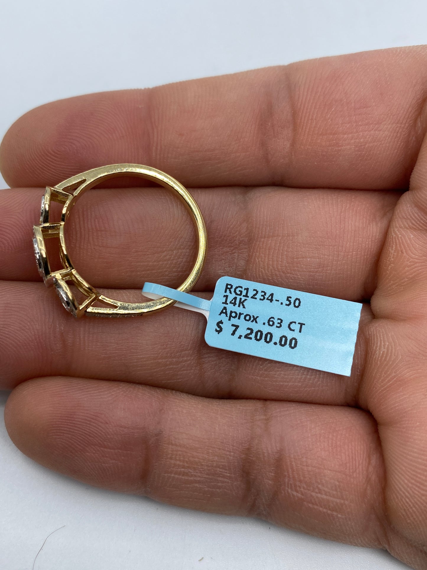 Tri-stone Circle Shape Engagement Ring