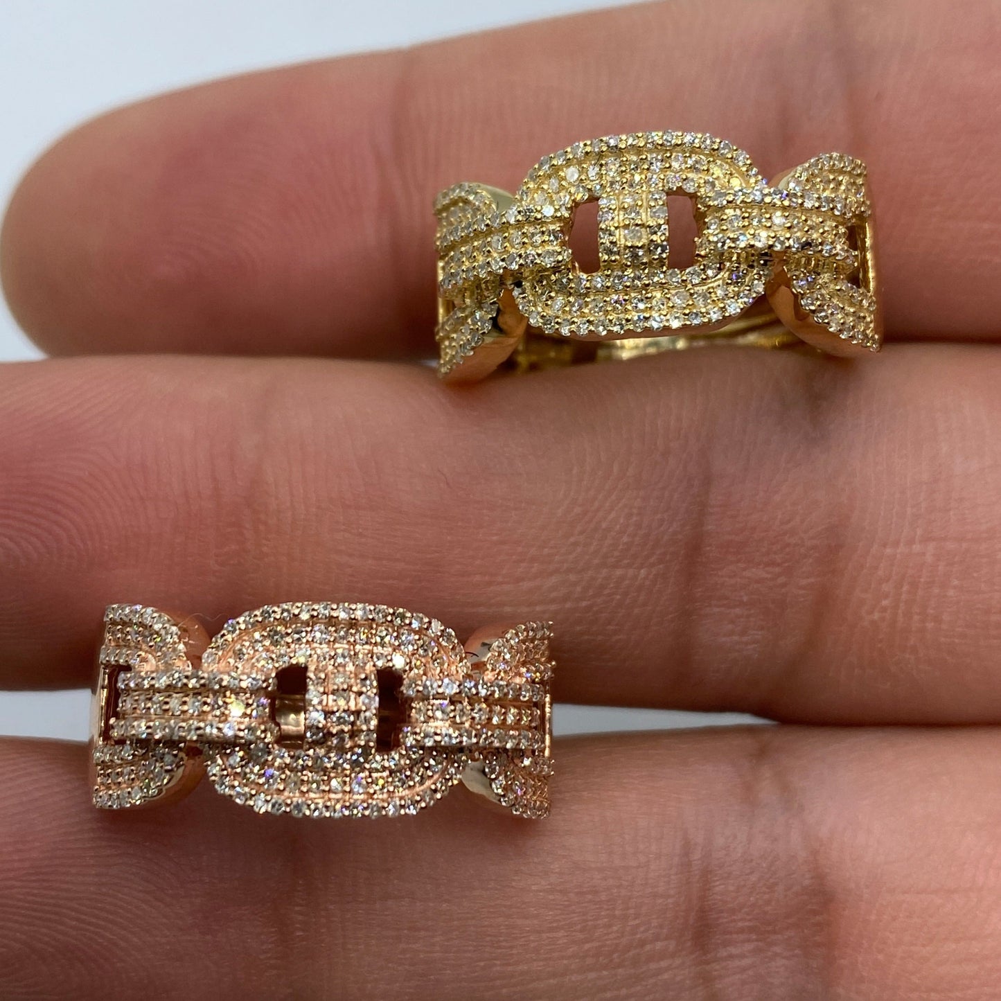 10K Luxury Link Diamond Ring