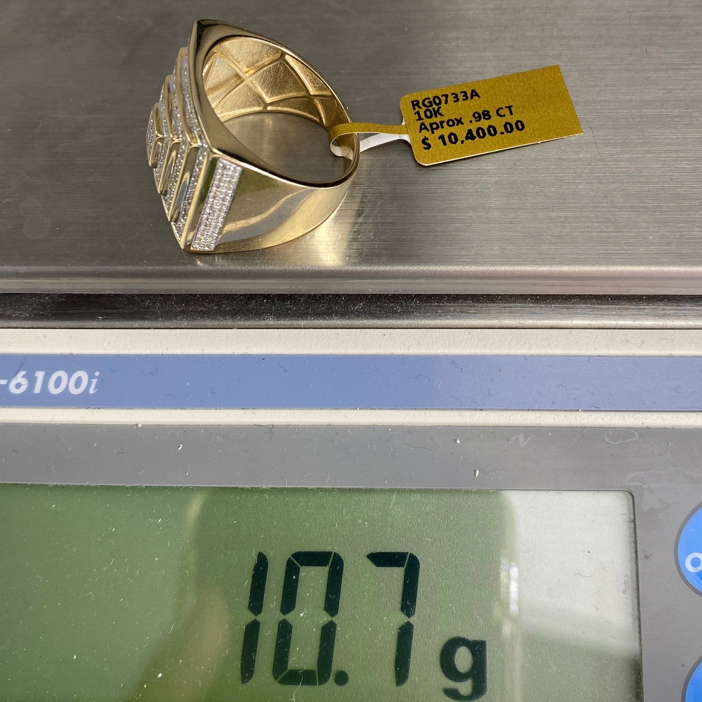 10K Square Offset Diamond Ring