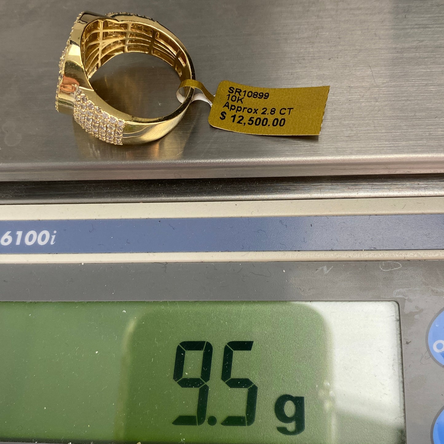 10K Circle Diamond Ring Style #2