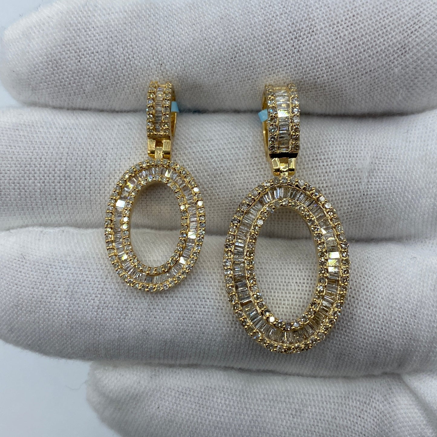 14K O Diamond Baguette Initial Pendant