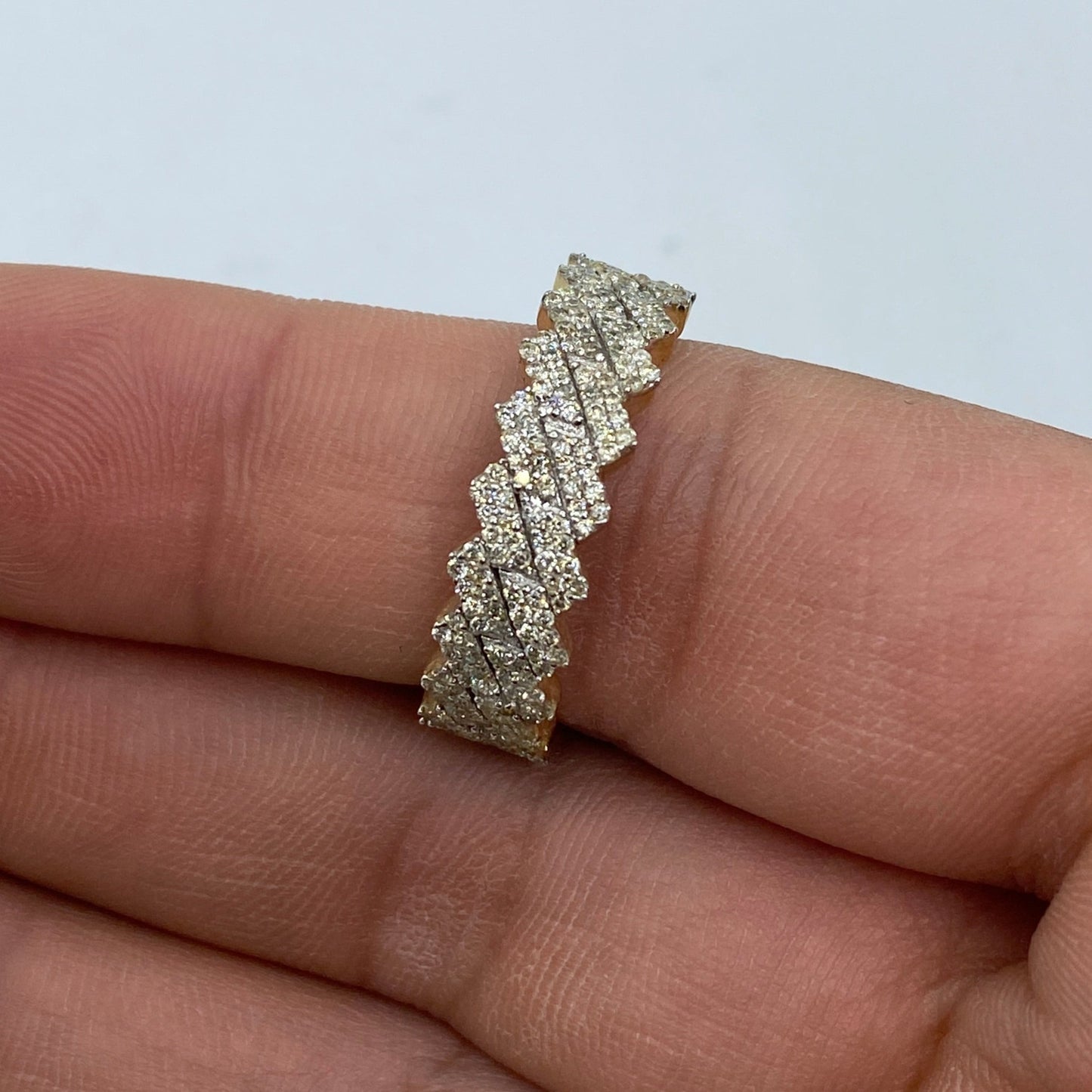 10K Closed Cuban Link Diamond Ring