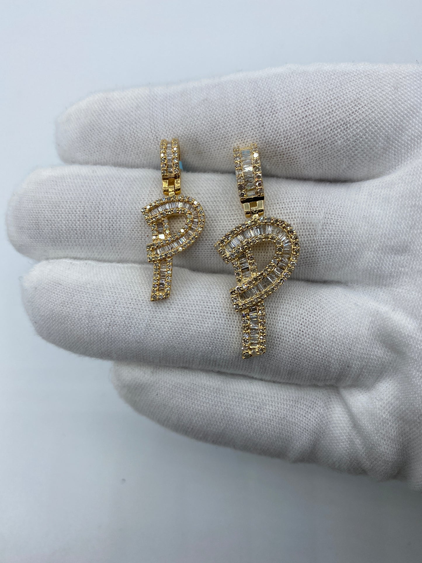14K P Baguette Initial