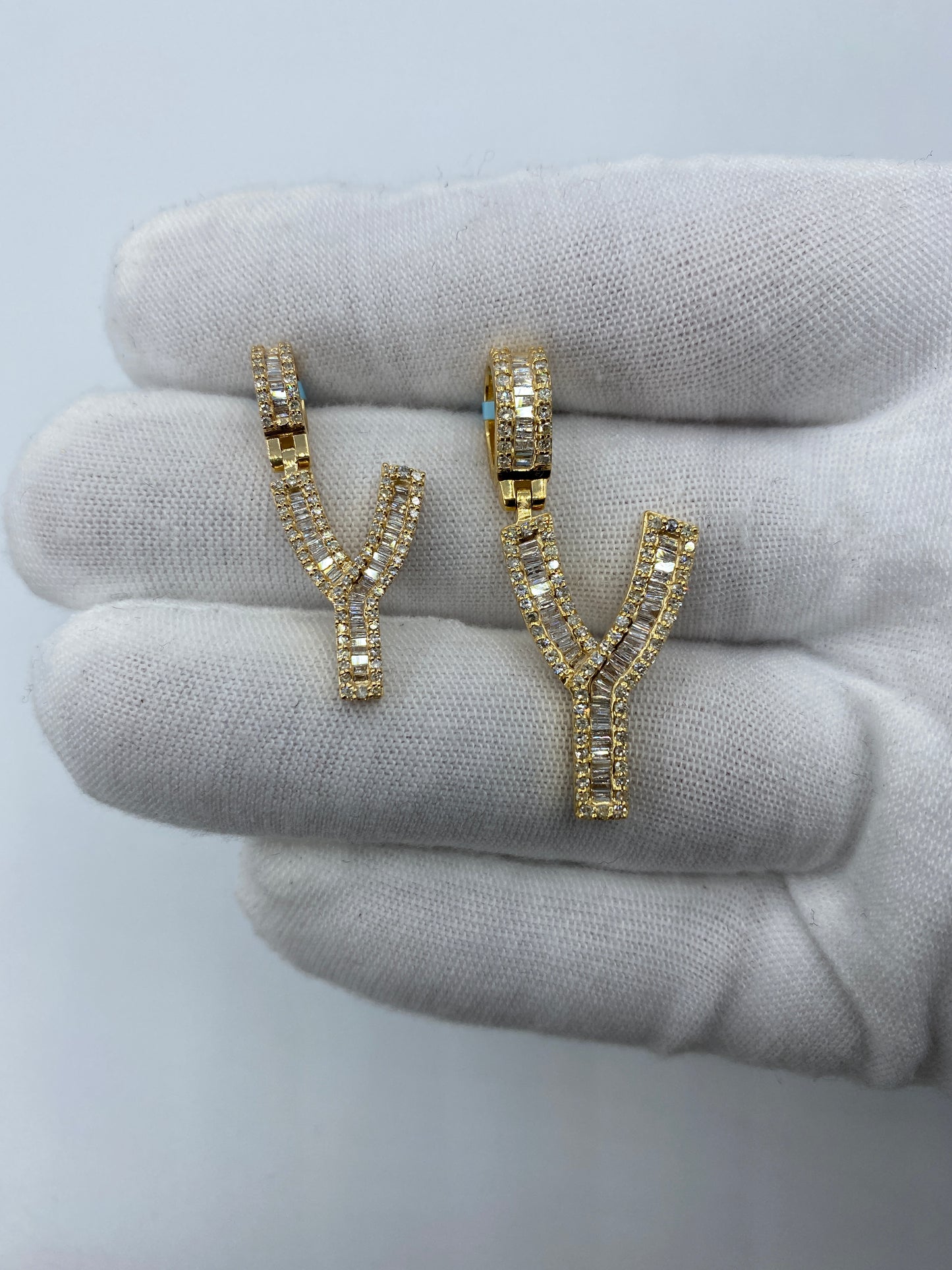 14K Y Baguette Initial
