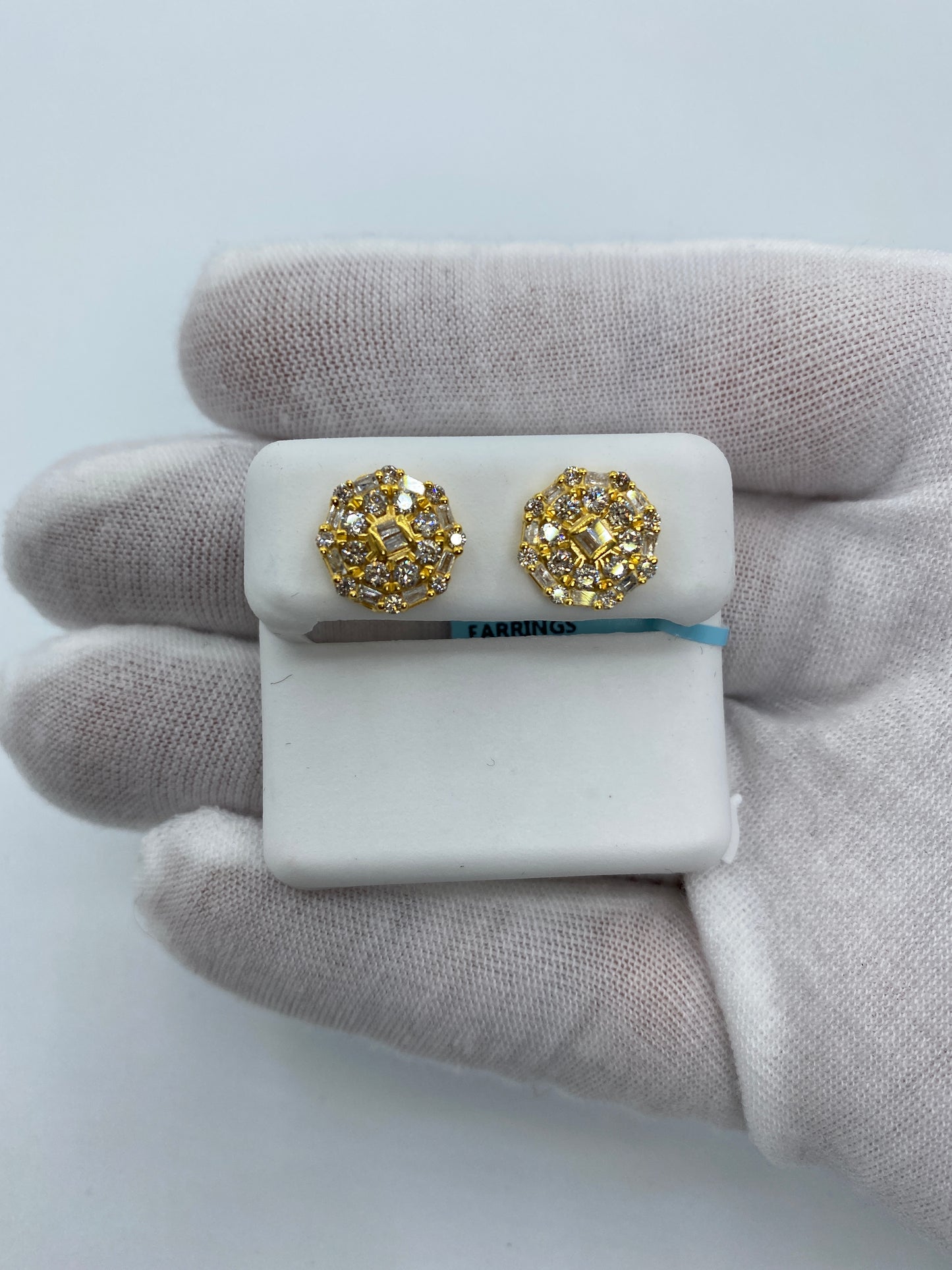 Circle Flower Baguette Earrings