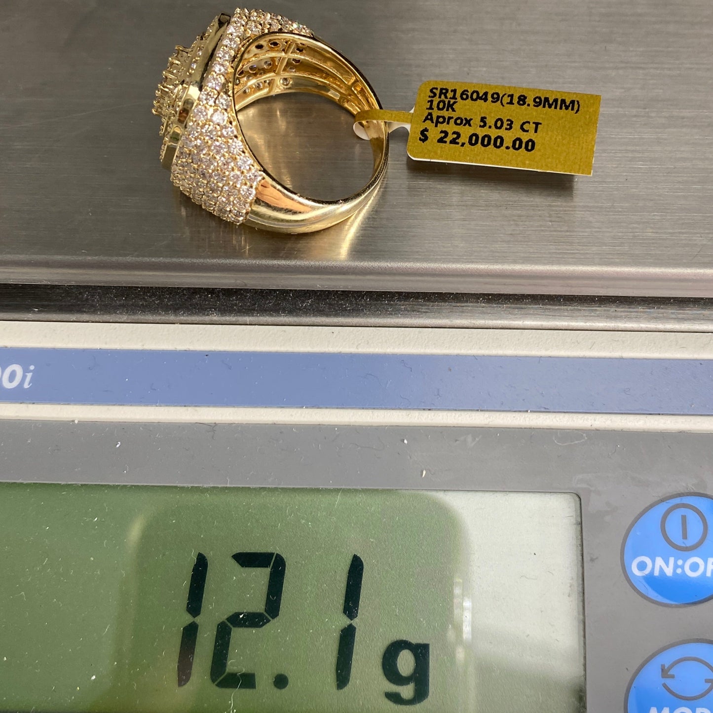 10K Round Square Diamond Ring