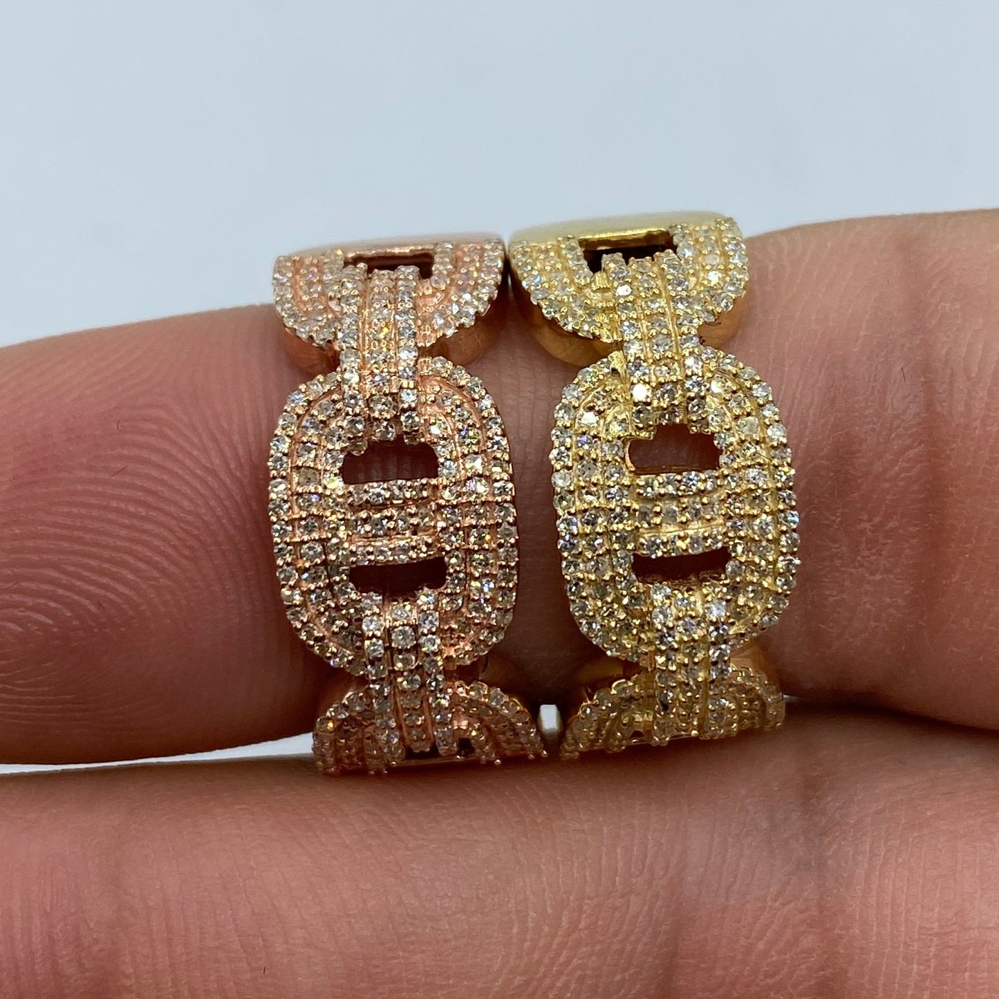 10K Luxury Link Diamond Ring