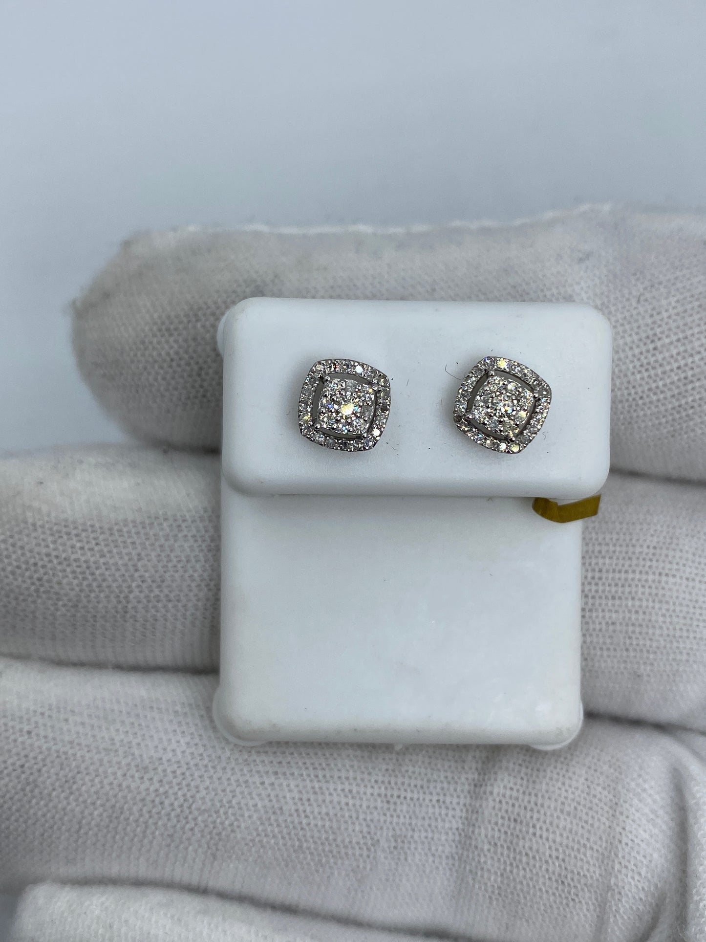 10K Square Gap Earrings