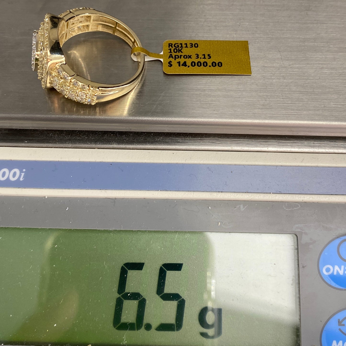 10K Square Elegant Diamond Ring