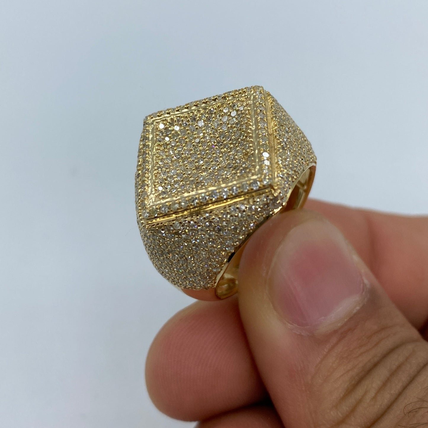 10K Shaped Diamond Ring