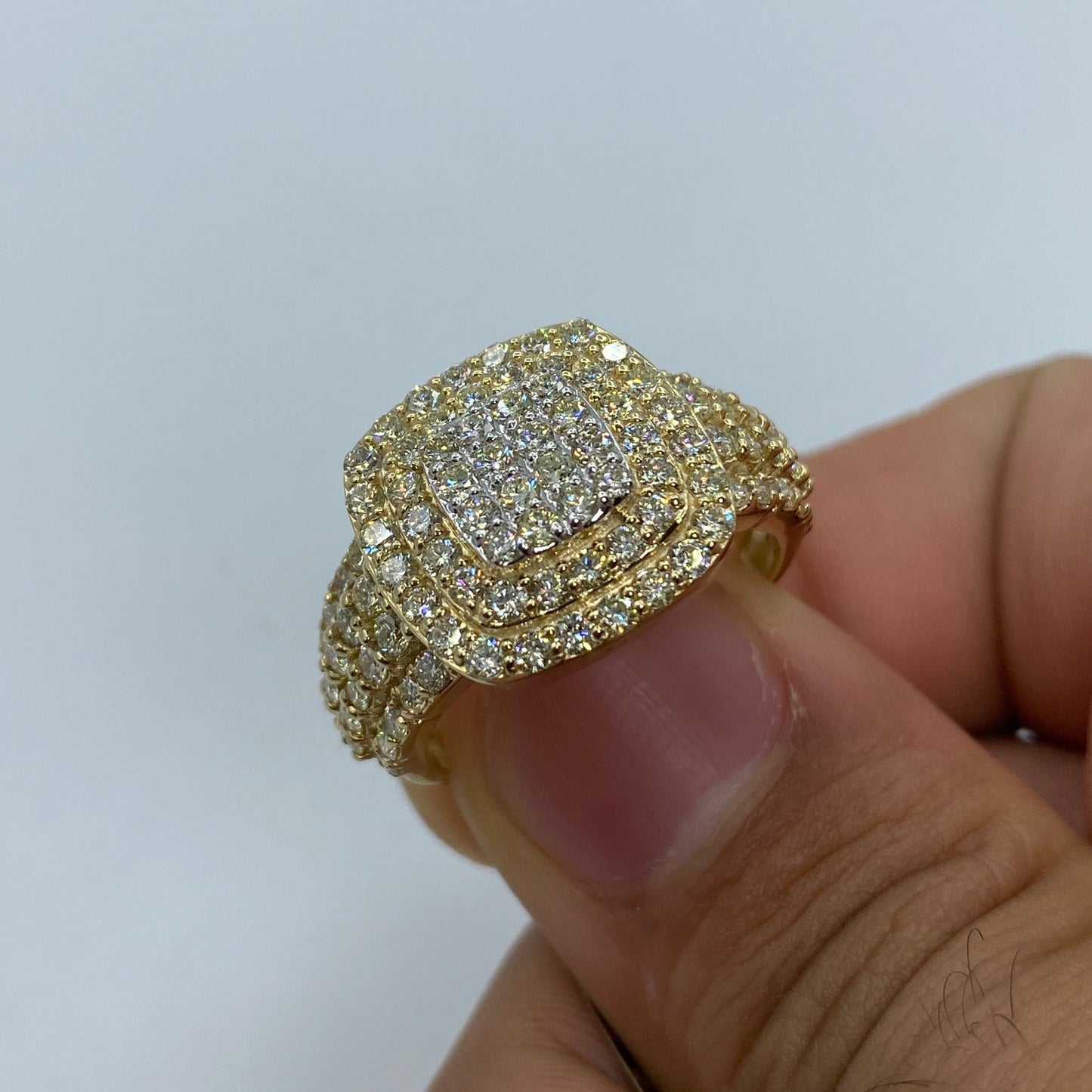 10K Square Elegant Diamond Ring
