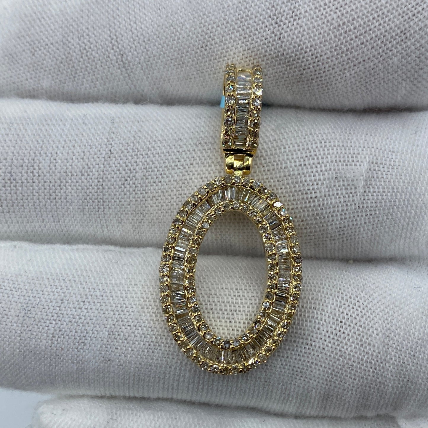 14K O Diamond Baguette Initial Pendant
