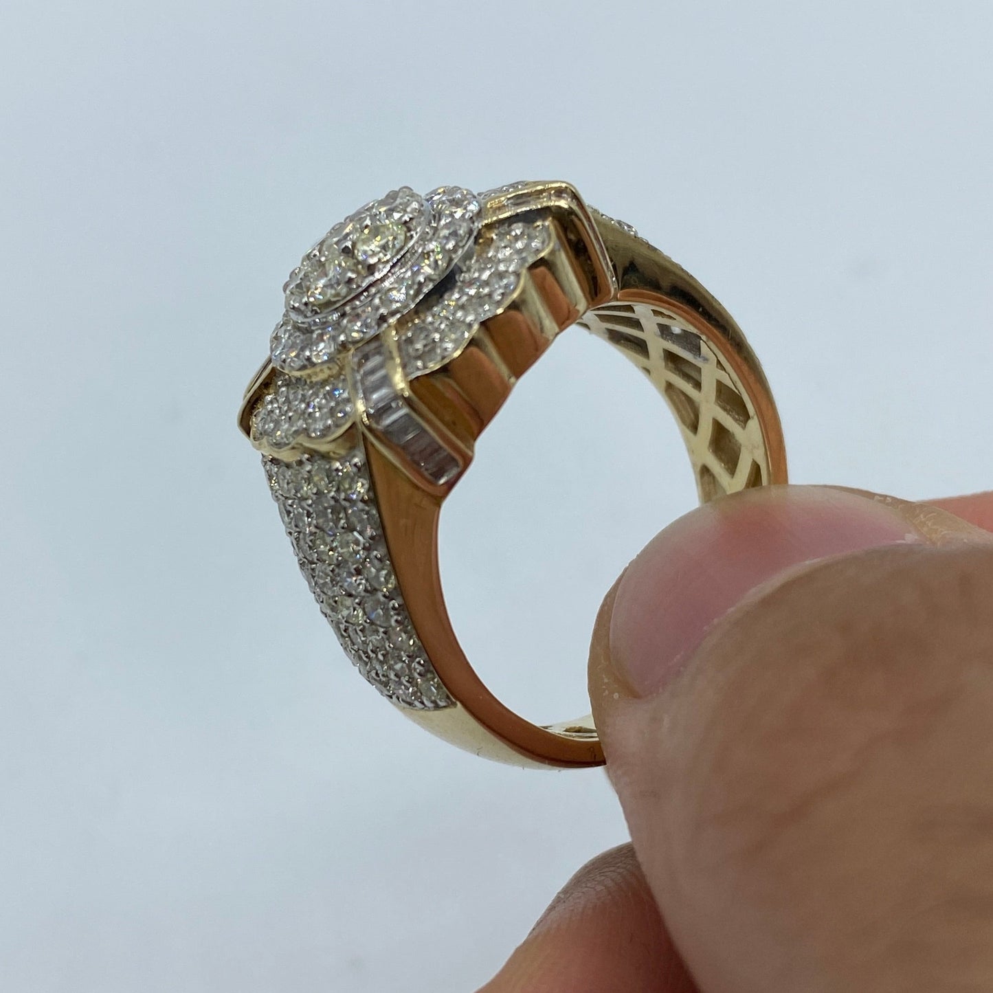 10K Divine Flower Diamond Baguette Ring
