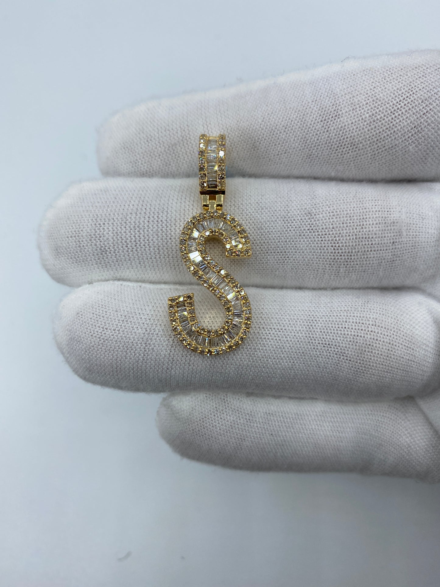 14K S Baguette Initial