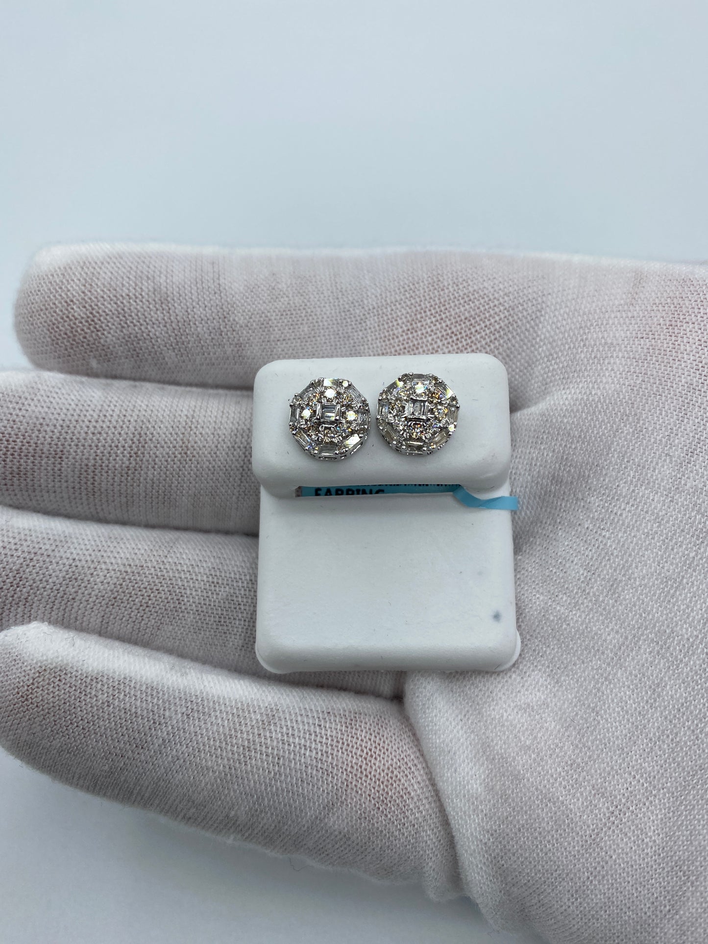 Circle Flower Baguette Earrings