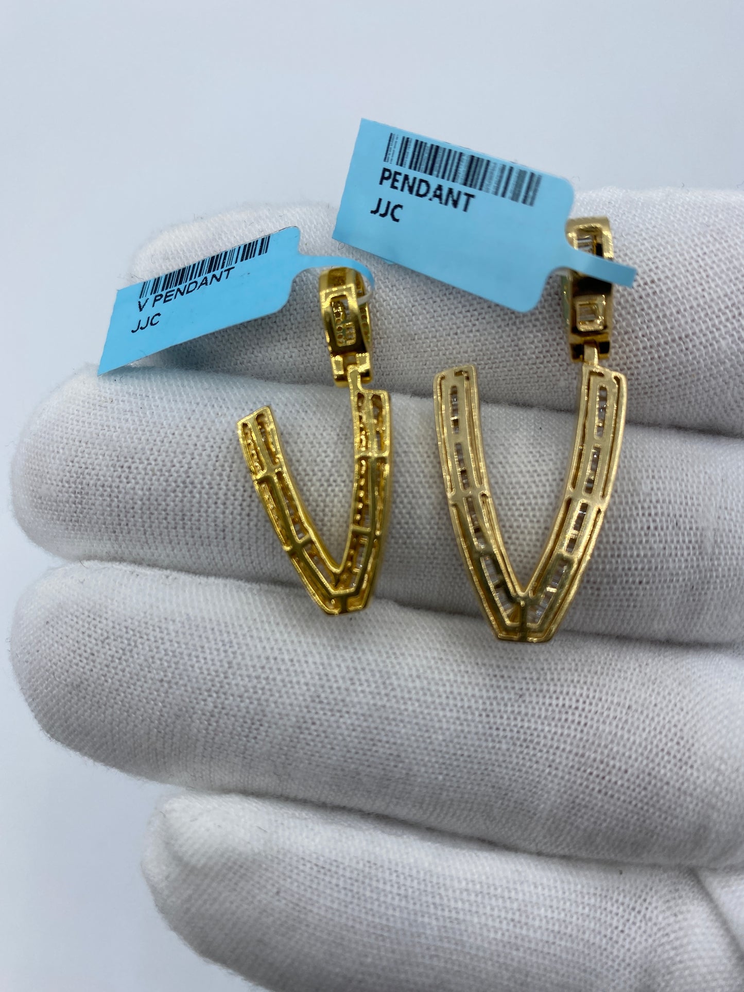 14K V Baguette Initial