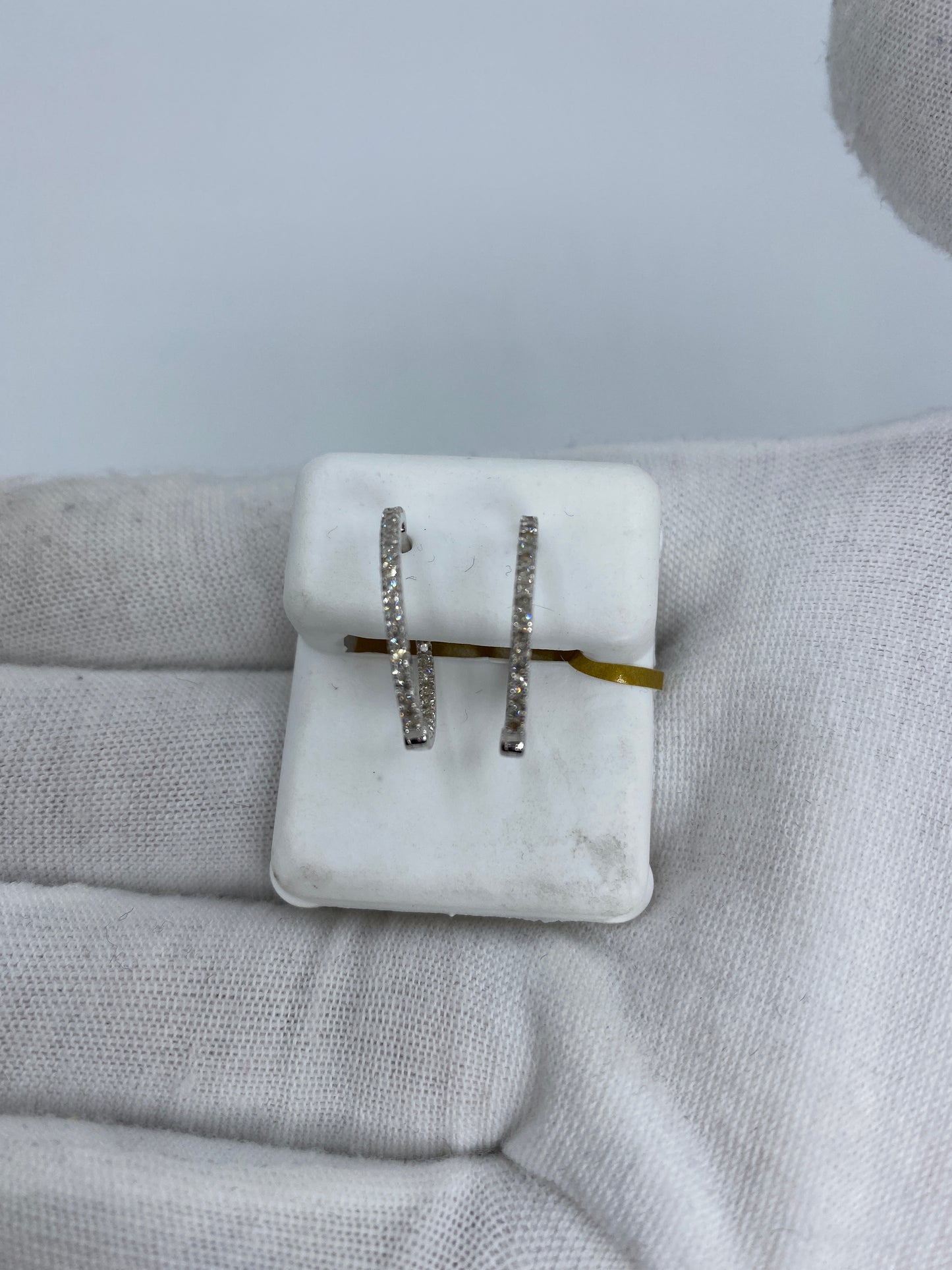 10K Small Circle Hoop Earrings