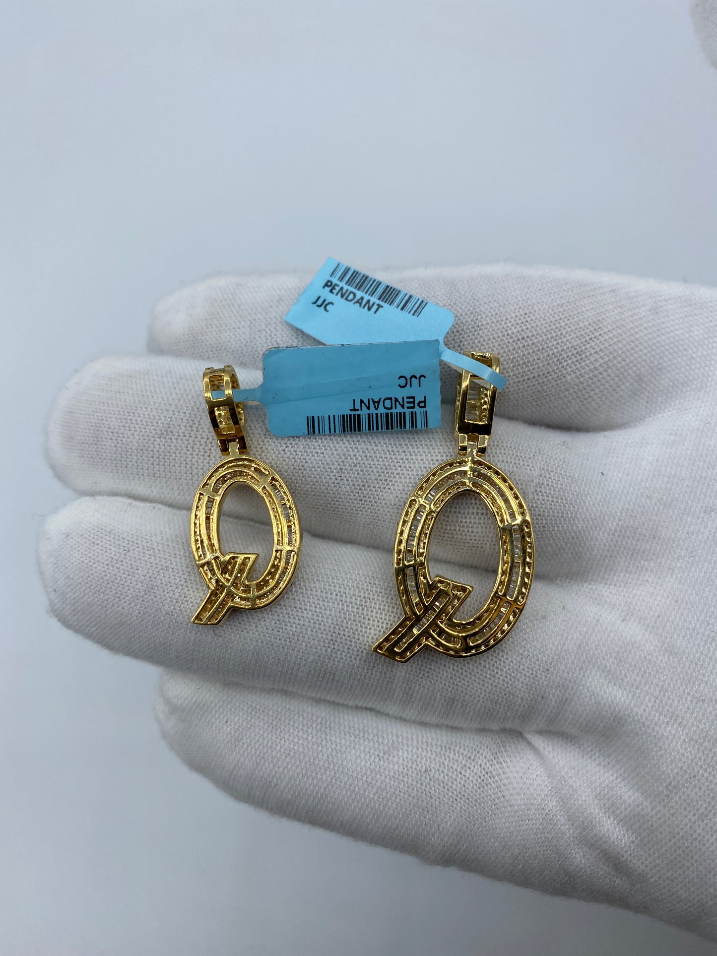 14K Q Baguette Initial