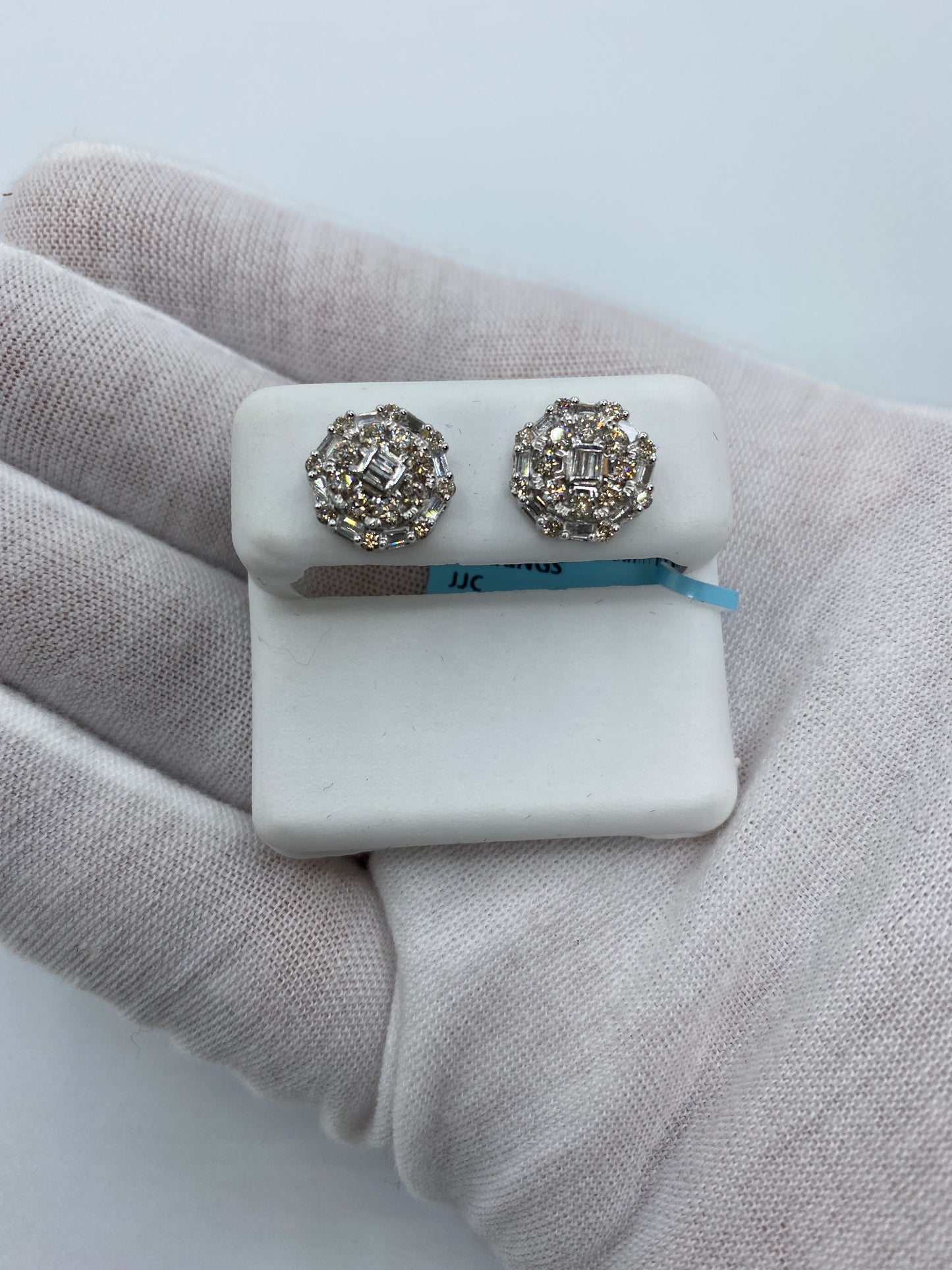 Circle Flower Baguette Earrings