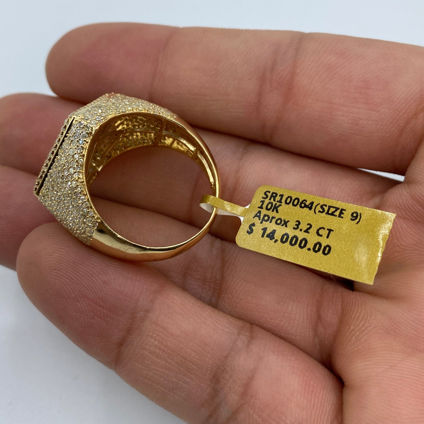 10K Shaped Diamond Ring