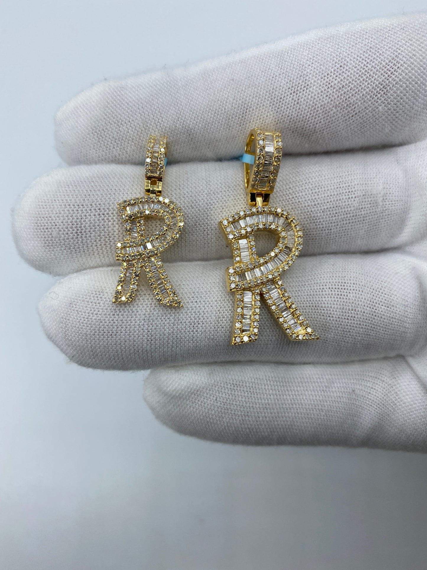 14K R Baguette Initial