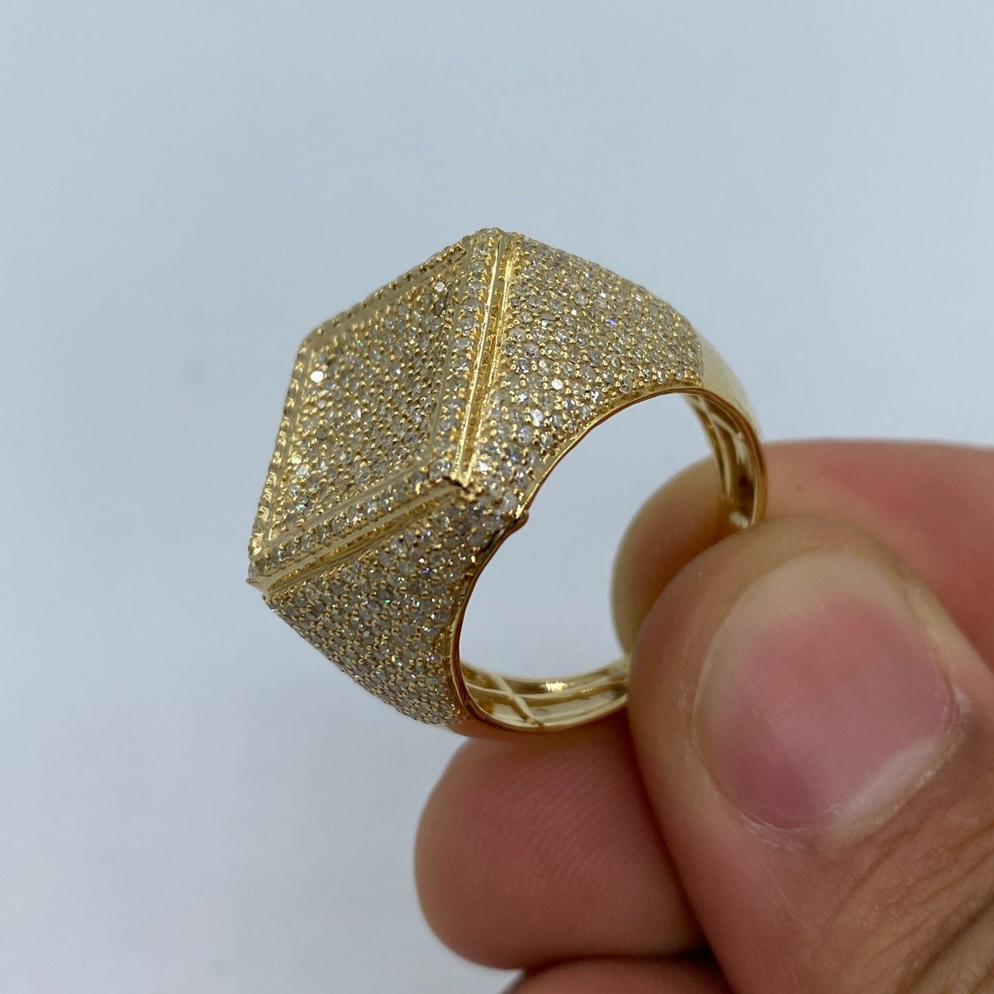10K Shaped Diamond Ring