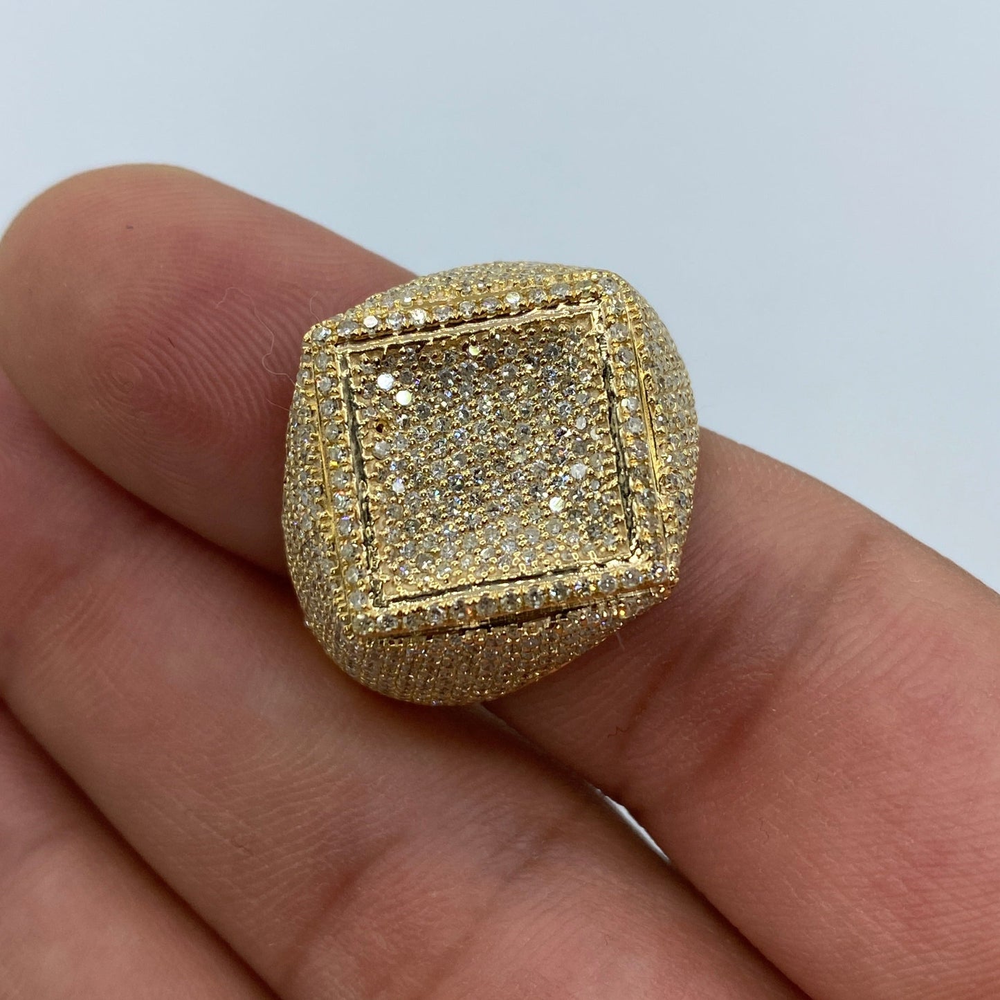 10K Shaped Diamond Ring