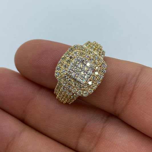 10K Square Elegant Diamond Ring