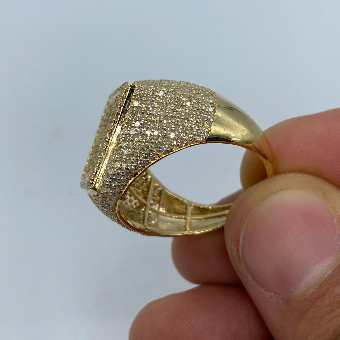 10K Shaped Diamond Ring